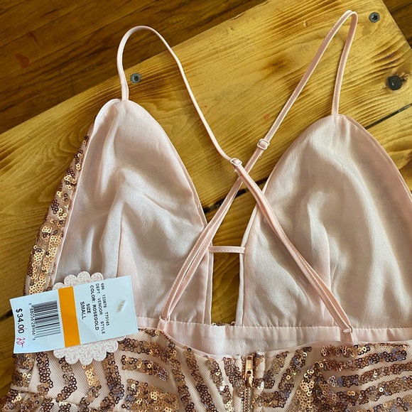 Soprano Gold Sequin Peplum Blouse - Picture 4 of 10